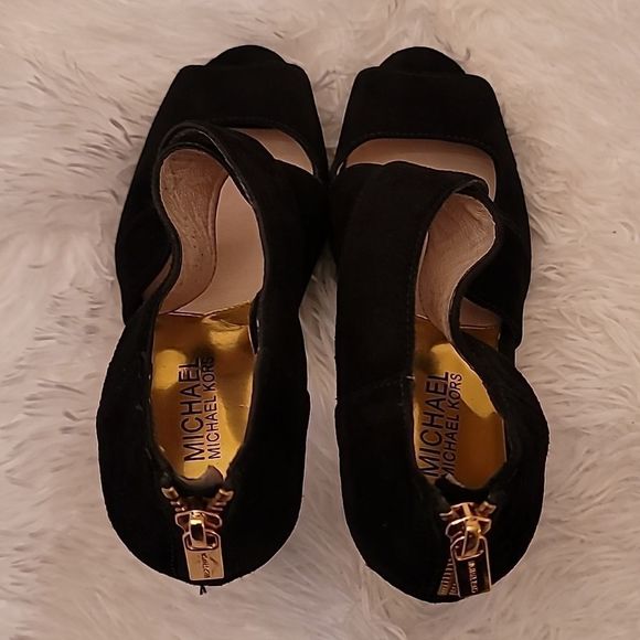 Micheal Micheal Kors michael Elena Cross Strap Dress Sandals - Picture 9 of 16